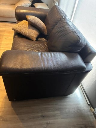 Sofá de piel marrón Natuzzi