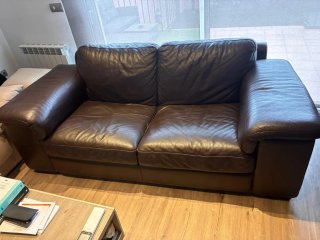 Sofá de piel marrón Natuzzi
