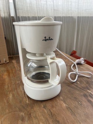 Cafetera Eléctrica Jata Blanca