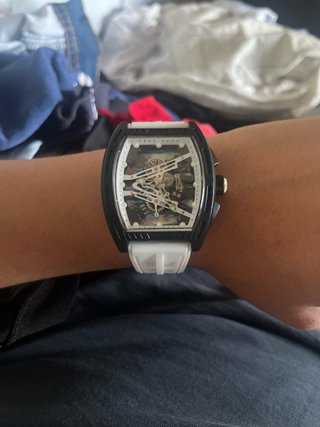 Reloj estilo deportivo