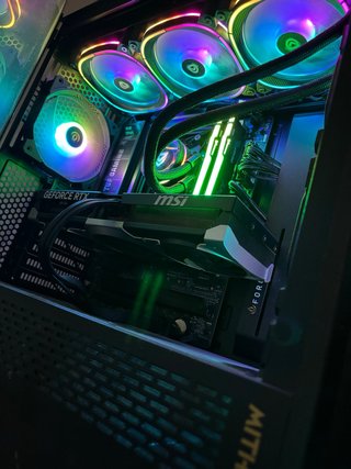 PC Gaming Ryzen 7 7800X3D + RTX 5070 Ti