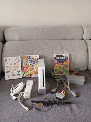 Nintendo Wii Consola + Juegos y adaptador HDMI