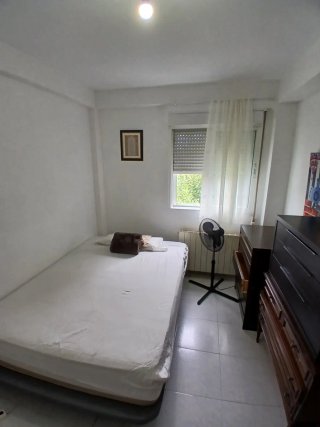 Alquilo amplia y comoda habitacion