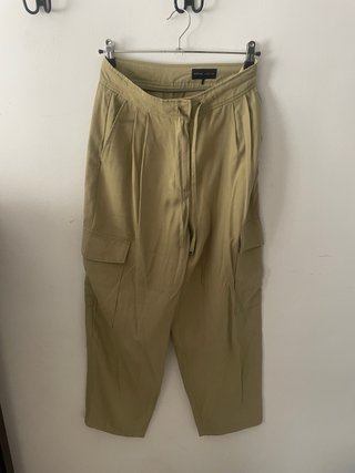 Pantalón cargo Lefties verde militar talla 36