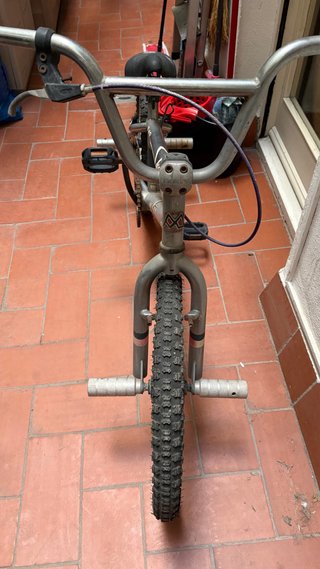Bicicleta BMX Monty Arena 149 Gris