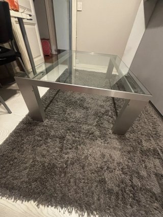 Mesa Stua, de centro con sobre de cristal