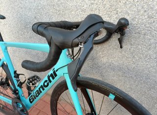 Bicicleta Bianchi aria 105 di2 2023 de ca