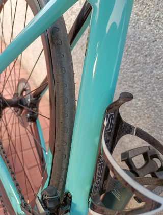 Bicicleta Bianchi aria 105 di2 2023 de ca
