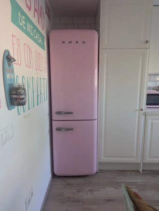 Nevera Smeg Rosa