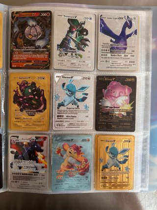 Lote 131 cartas Pokémon + álbum – V, VMAX y dorada