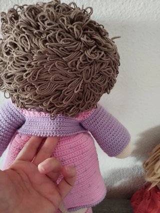 Muñeca de ganchillo 41 cm