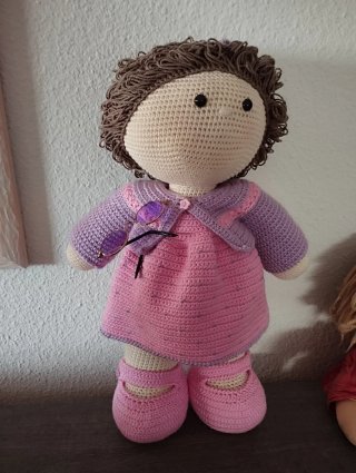 Muñeca de ganchillo 41 cm