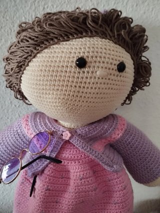 Muñeca de ganchillo 41 cm