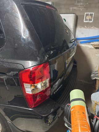 KIA Carnival 2007 solo asta el viernes