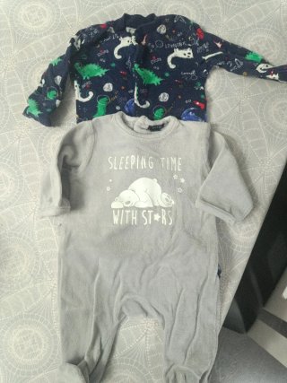 Pijama Bebé Kiabi Dinosaurios y Oso Polar