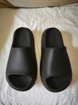 Chanclas Yeezy Slide Onyx Talla 36