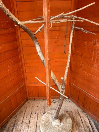 Jaula voladera para pájaros de madera