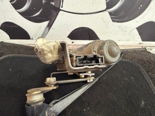 Motor Limpia Trasero con Brazo Seat Inca