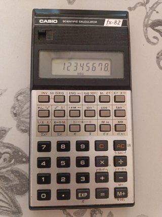 Calculadora Científica Casio fx-82