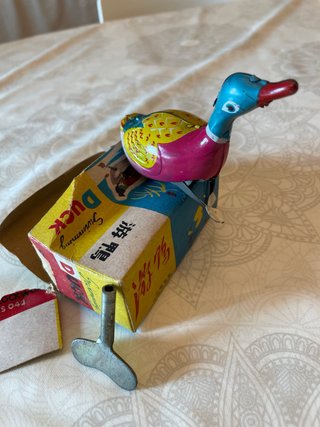 Juguete Antiguo de Hojalata Pato a Cuerda.
