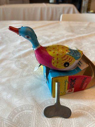 Juguete Antiguo de Hojalata Pato a Cuerda.
