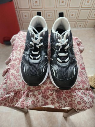 Playeras Deportivas Negras y Blancas