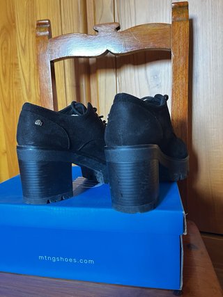 Zapatos de tacón negros