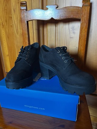 Zapatos de tacón negros