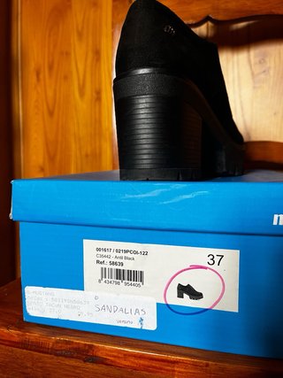 Zapatos de tacón negros