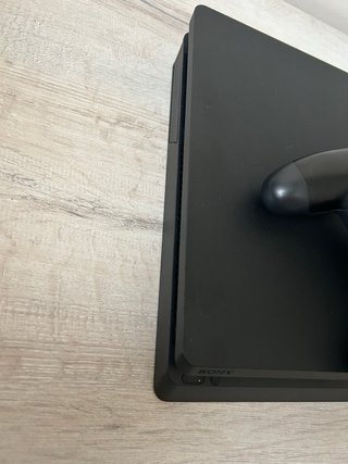 PS4 Slim 1TB (PlayStation 4)
