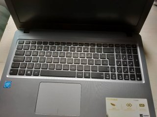 Portátil Asus Vivobook F540M