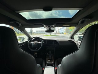 SEAT Leon cupra white carbon