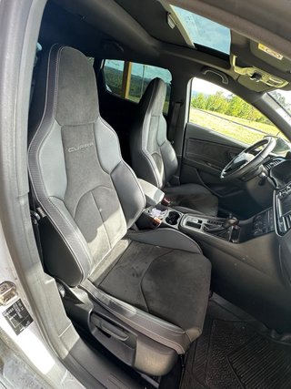 SEAT Leon cupra white carbon
