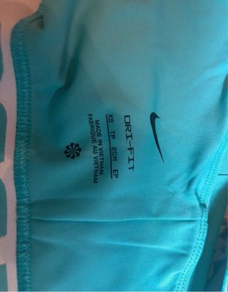 Top deportivo Nike Pro color turquesa