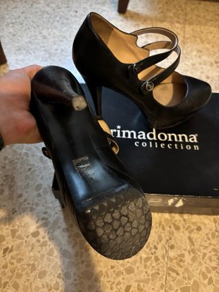 Zapatos de tacón Guess negros