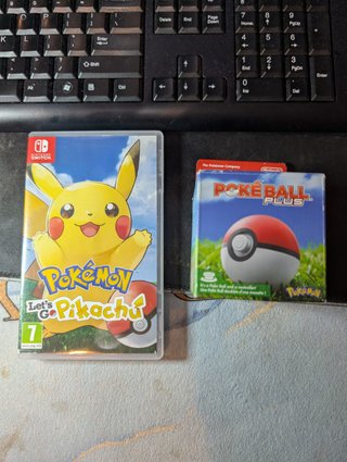 Pokémon Let's Go Pikachu e Poké Ball Plus completa