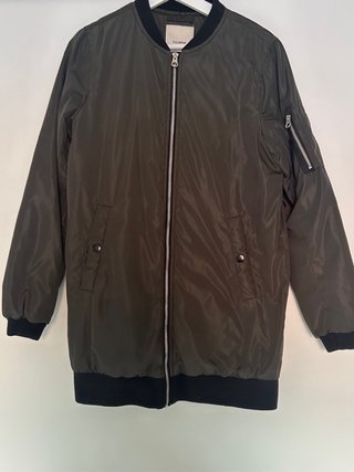 Cazadora Bomber PULL&BEAR Verde