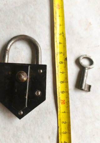 Candado Antiguo con Llave