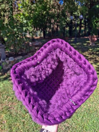 Fluffy Clutch Viola