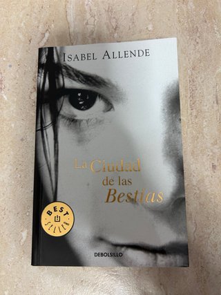 libro lectura “La ciudad de las bestias”