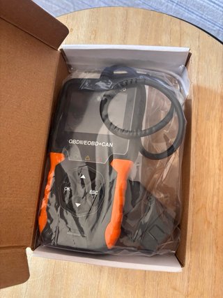 Máquina diagnosis coche OBD2 T06