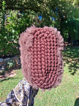 Fluffy Clutch Marrone