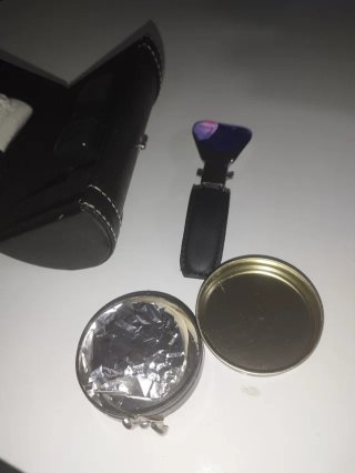 Antiguo estuche de viaje limpia calzado