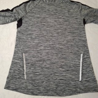 Sudadera con capucha gris