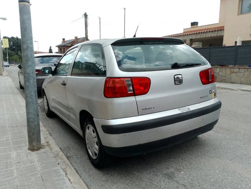SEAT Ibiza 2002, foto 2