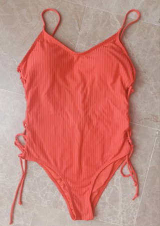 Bañador de mujer con espalda descubierta