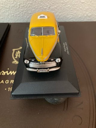2 maquetas coches antiguos + 2 de regalo