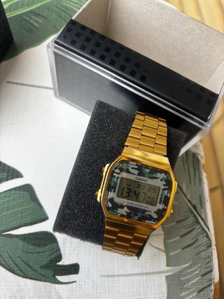 Reloj Casio Dorado con Esfera Camuflaje