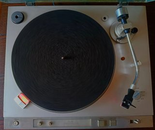 Tocadiscos Sony PT 25 y Altavoces Rotel