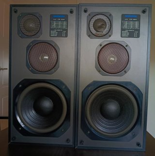 Tocadiscos Sony PT 25 y Altavoces Rotel